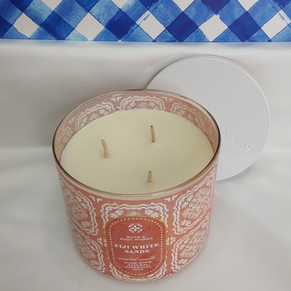 Bath & Body Works Fiji White Sands Scented Candle - Orange - Picture 8 of 10